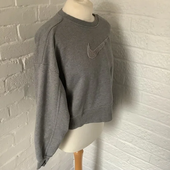 Nike Cropped Sweatshirt - Size M - Grey Marl - Large Swoosh - P2P 24” - Picture 6 of 8
